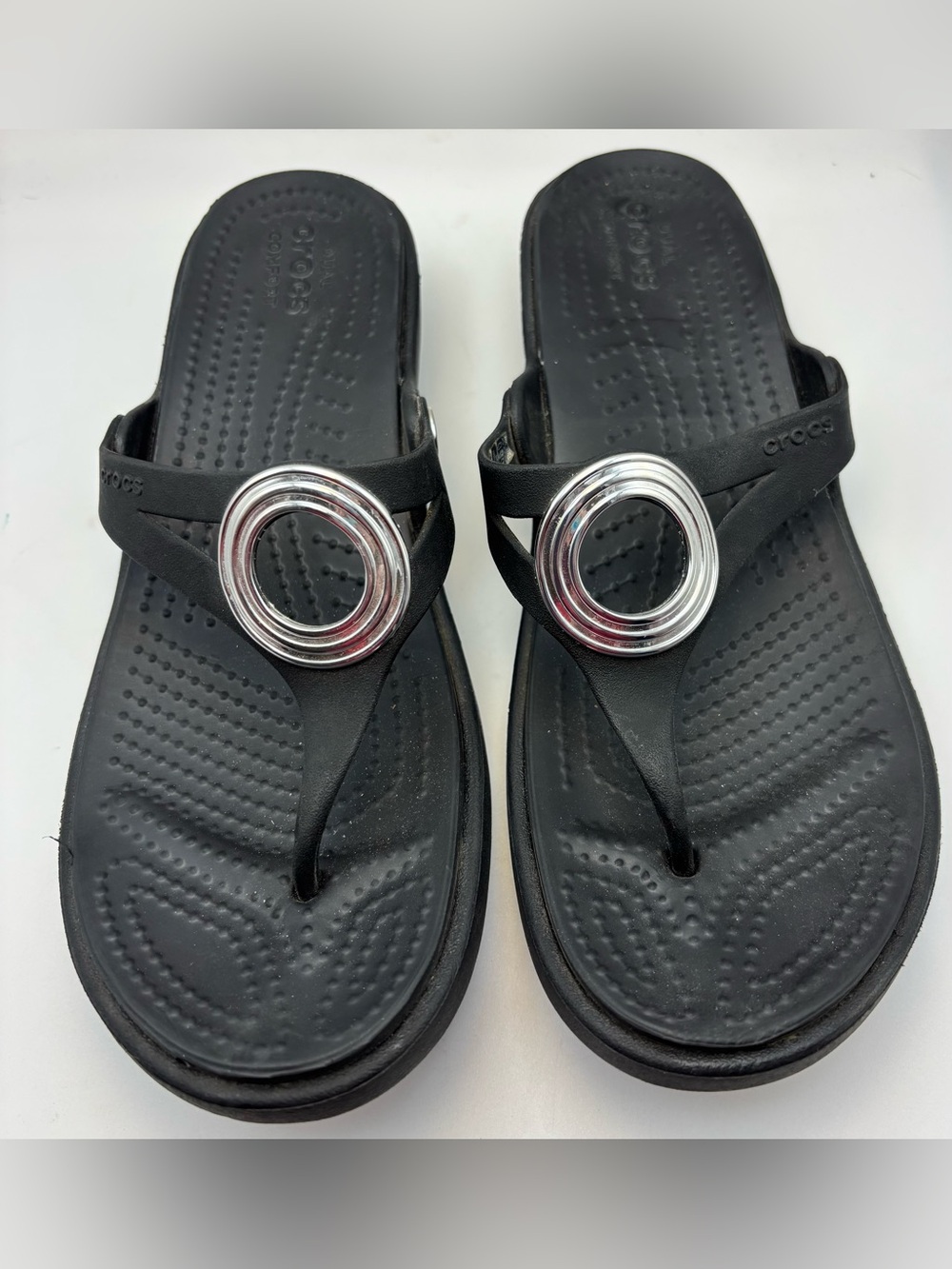 Crocs Black Platform Flip Flops W8 Dual Comfort Thong Sandals Casual Chic - Picture 2 of 8